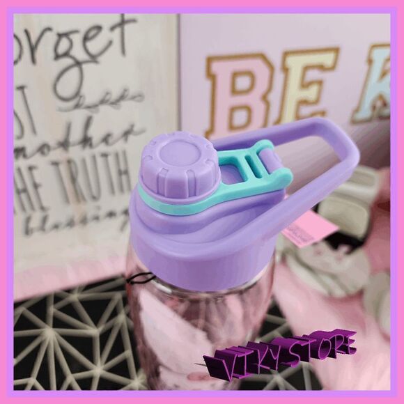 NWT Hello Kitty Charm: Clear Plastic 28 oz Water Bottle NWT - Picture 5 of 5